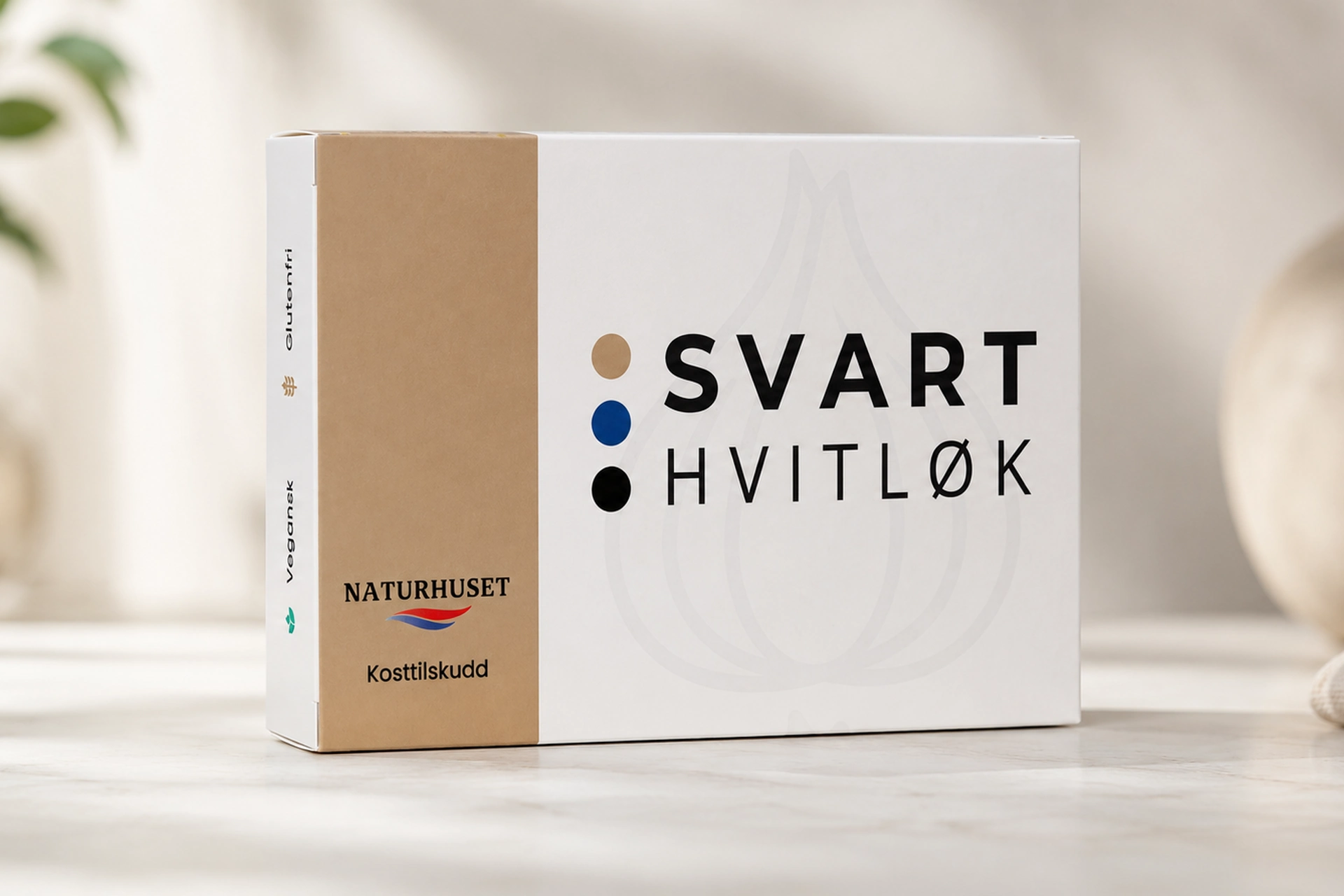 Svart Hvitløk-pakken på nøytral bakgrunn